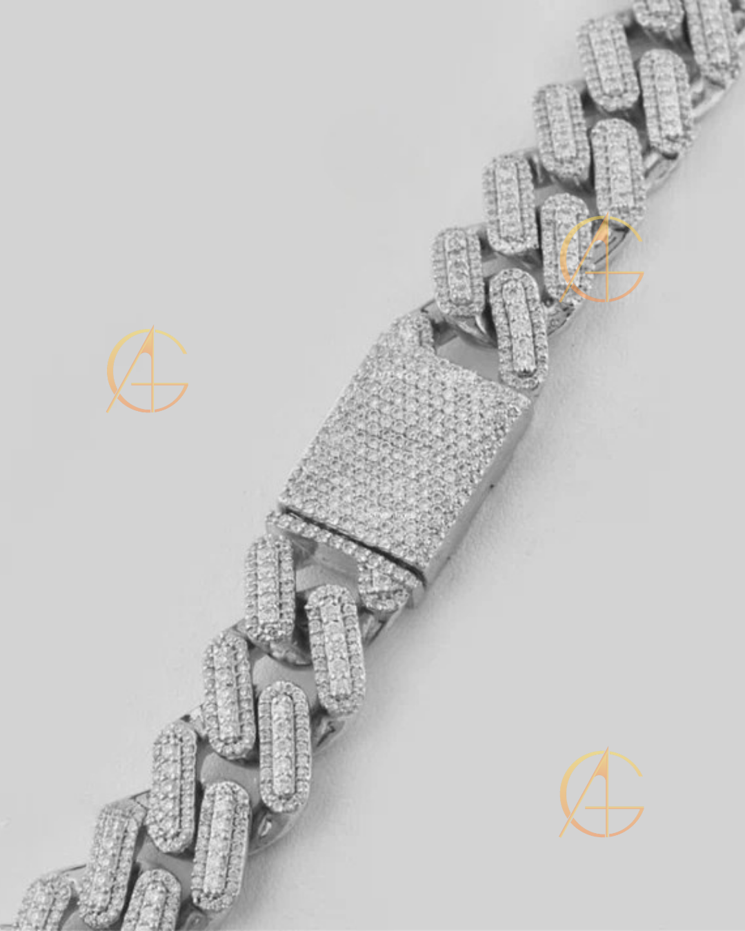 Customizable Moissanite Prong Chain - Luxury Diamond Cuban Link Necklace
