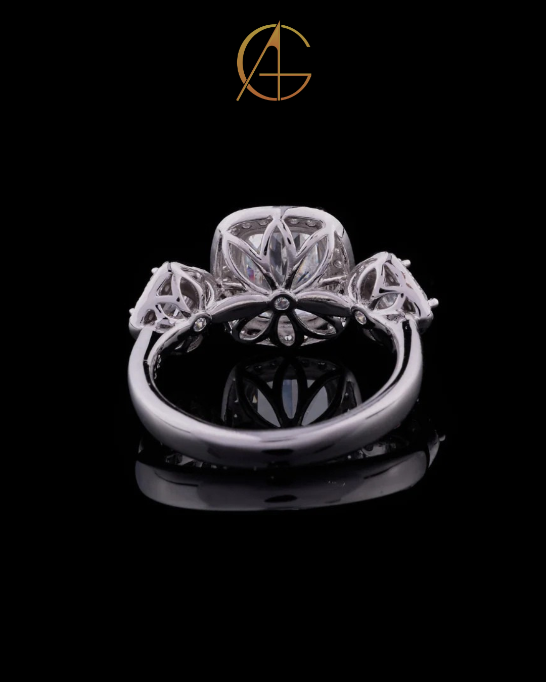3.00 CT Exquisite Cushion Cut Moissanite Diamond Halo Ring with Trapezoid Side Stones