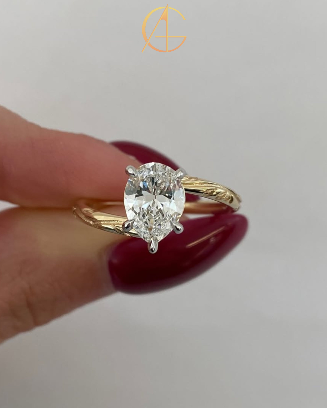 1.75 TCW Dazzling Moissanite Oval Cut Solitaire Diamond Engagement Design Ring