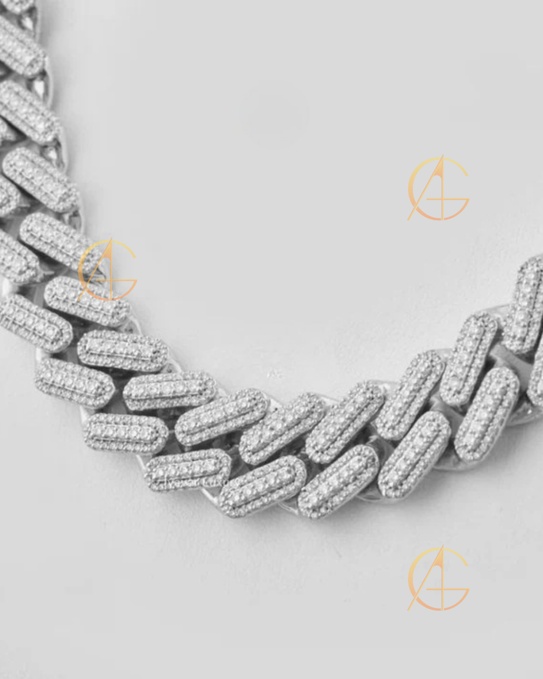 Customizable Moissanite Prong Chain - Luxury Diamond Cuban Link Necklace