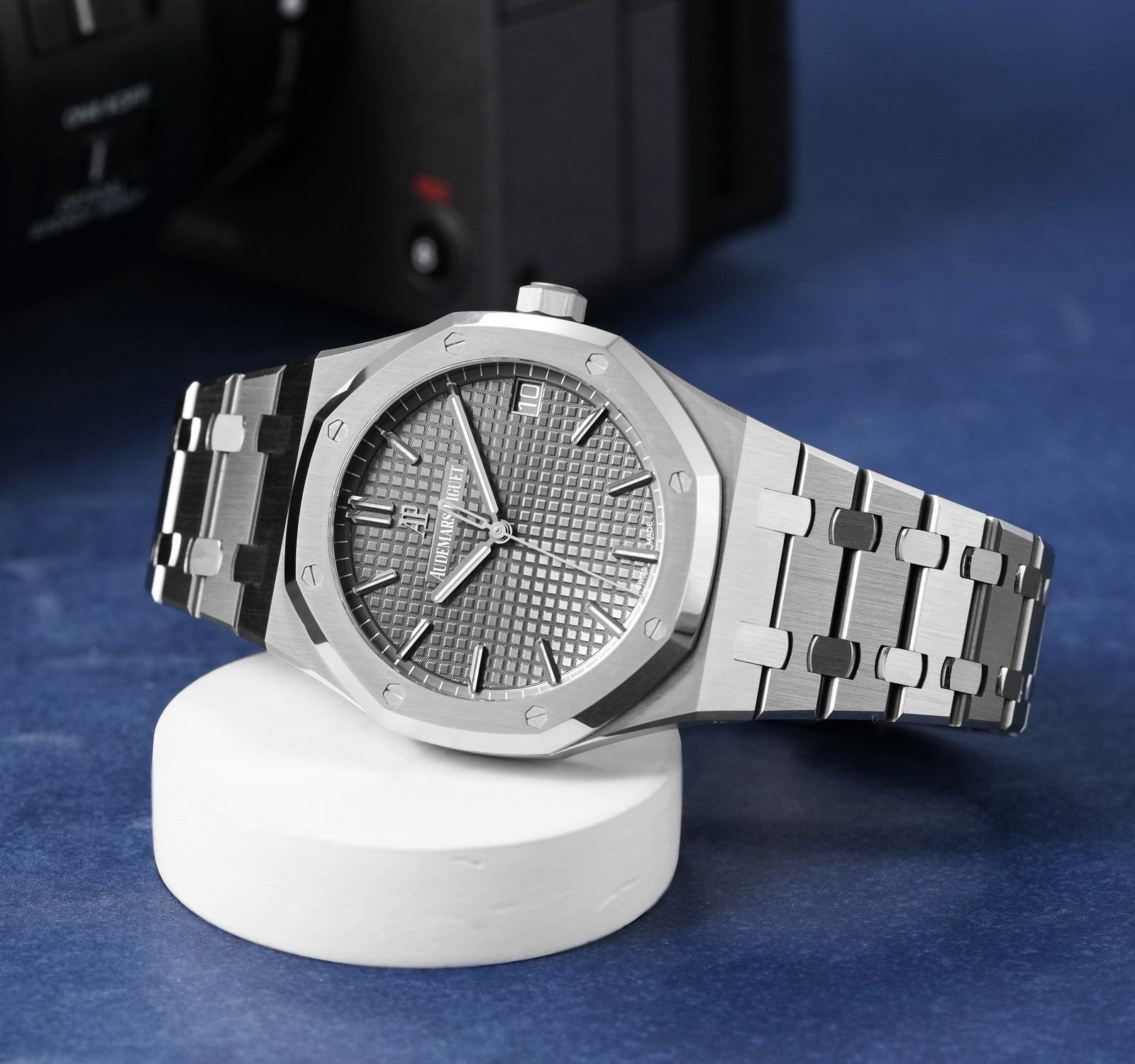 Audemars Piguet Royal Oak - Image 2